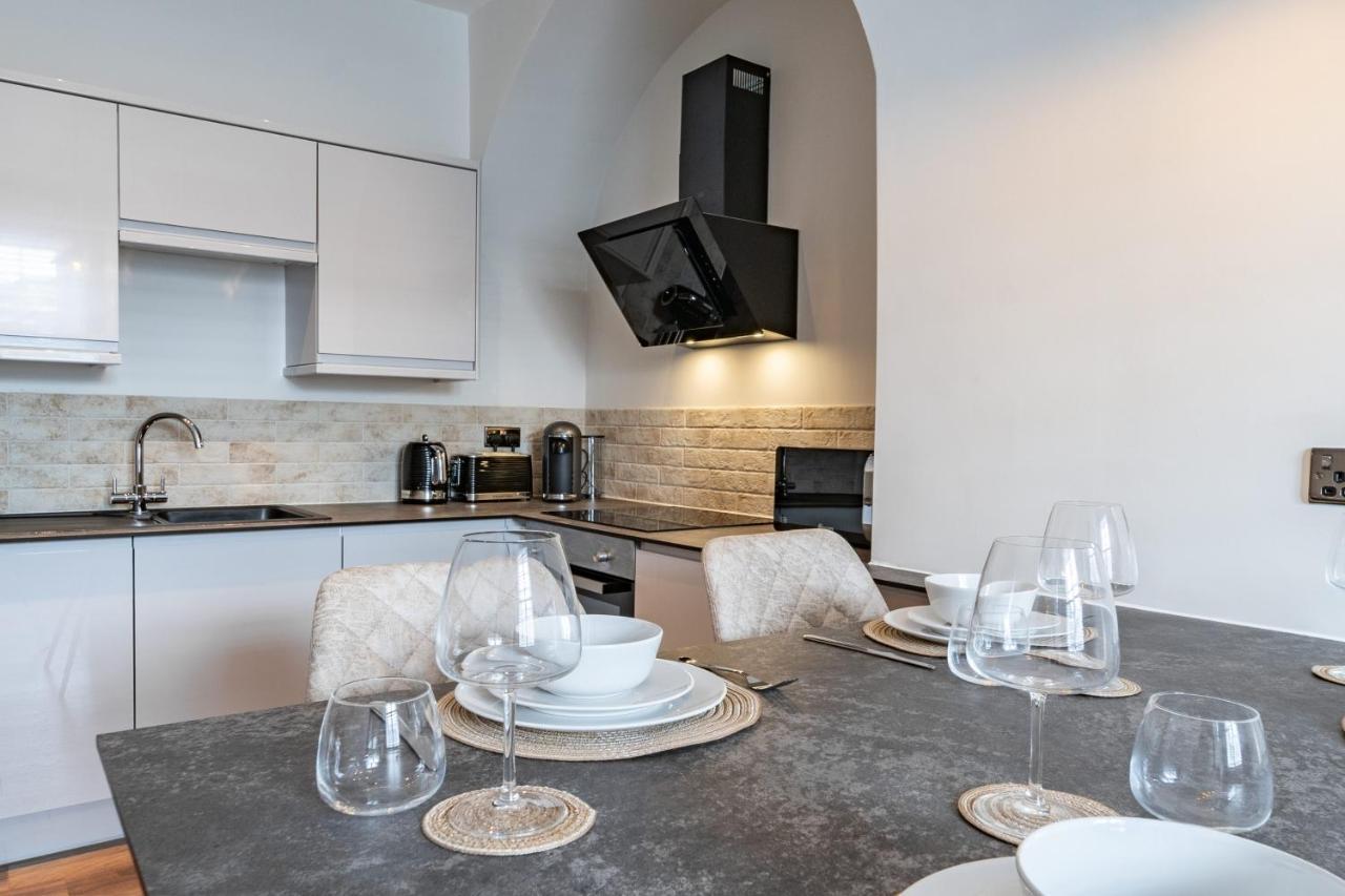 Watergate Penthouse - New 2 Bed Luxury Apartment In City Centre チェスター エクステリア 写真