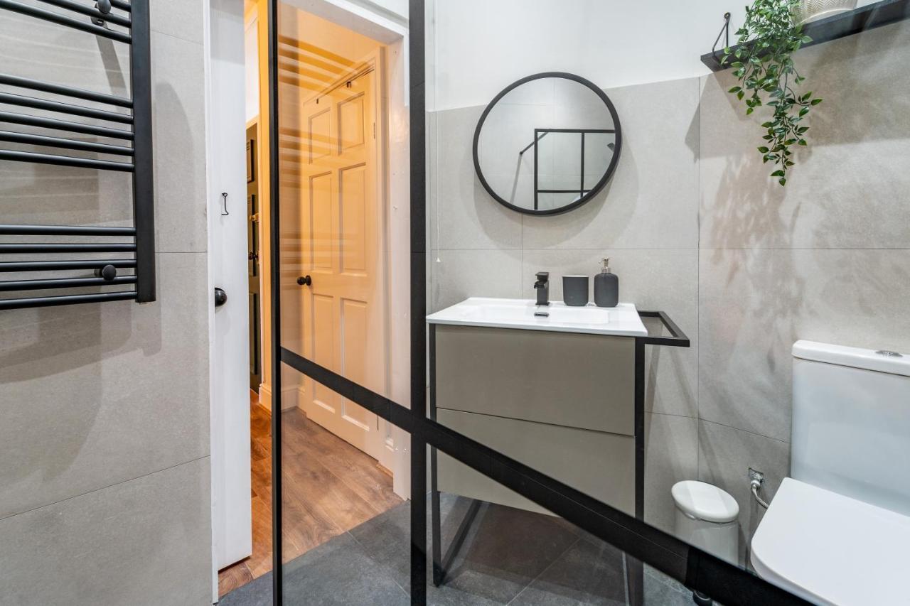 Watergate Penthouse - New 2 Bed Luxury Apartment In City Centre チェスター エクステリア 写真